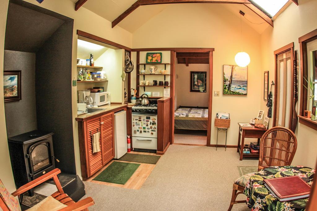 Ferny Hollow: Romantic Rainforest Cottage โวลคาโน ภายนอก รูปภาพ